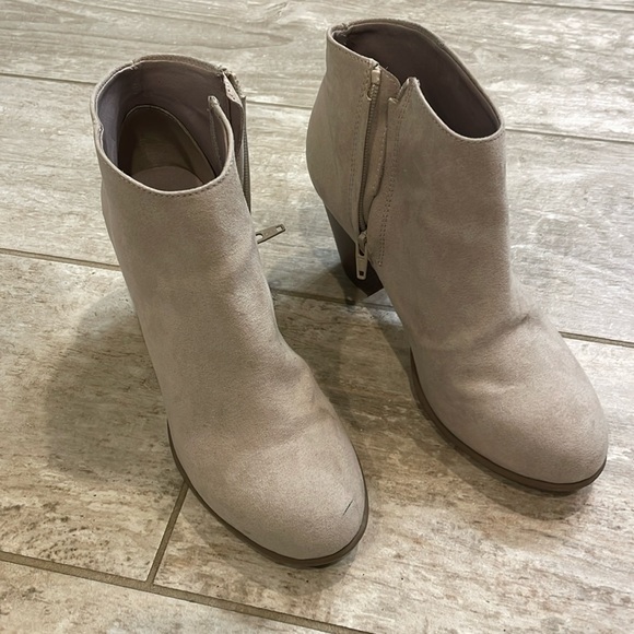 Faux suede boots - Picture 1 of 5